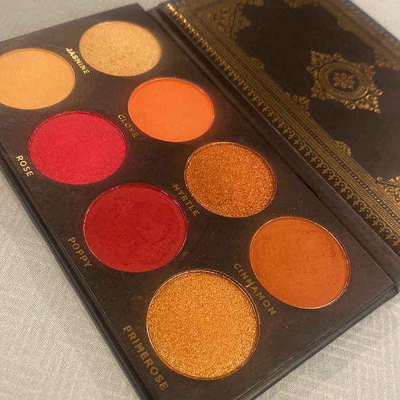 Ace Beaute Grandiose Eyeshadow Palette - Picture 2 of 4